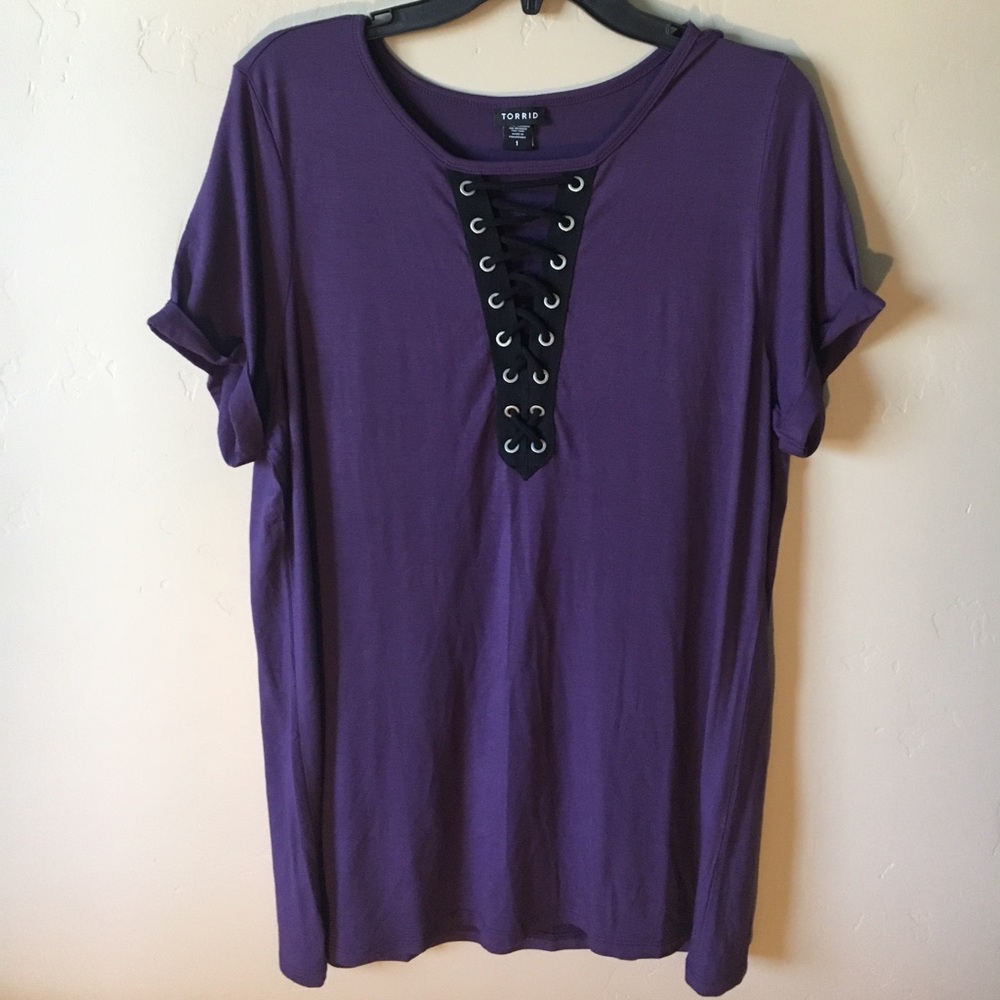 Lace up tee